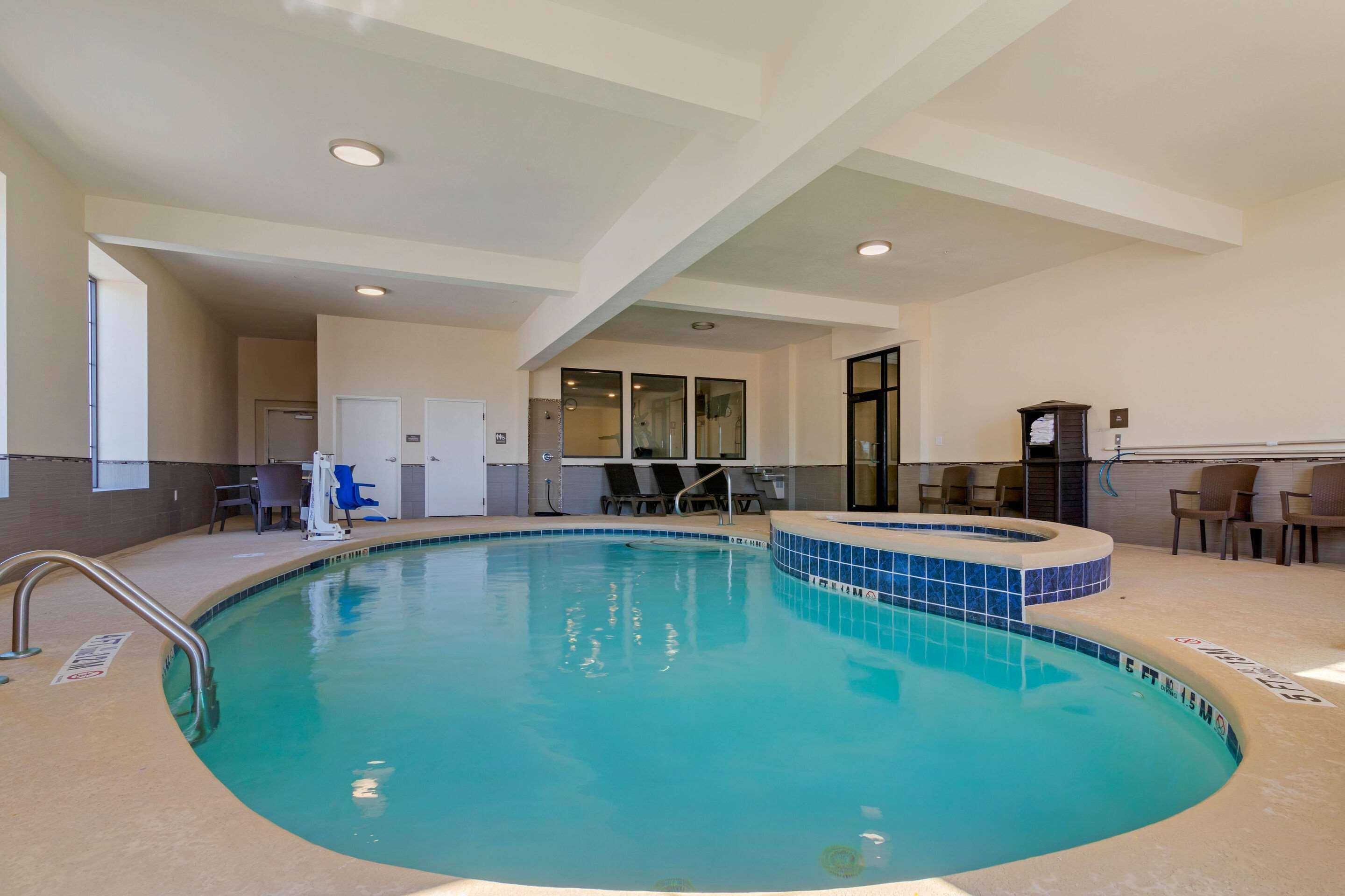 Hotel Comfort & West Macon